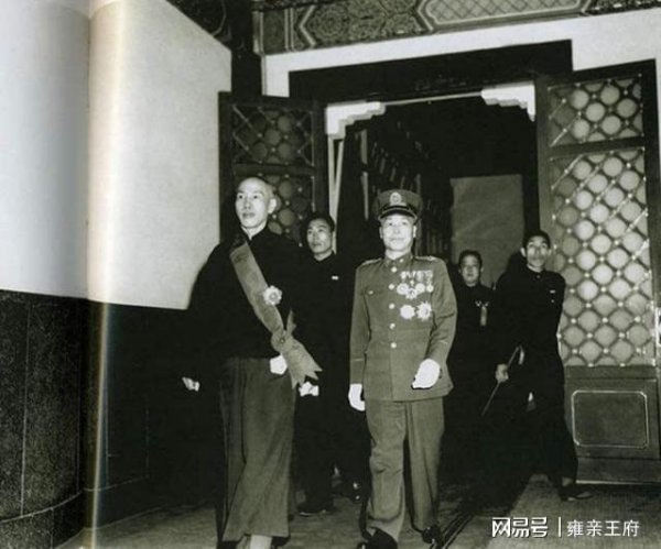 长宏策略 65年李宗仁回国，总理请张云逸迎接，张云逸不解：为什么要派我去